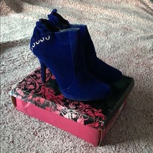 Heeled boots